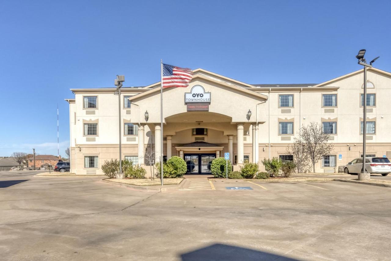 Oyo Townhouse Wichita Falls West Exteriér fotografie
